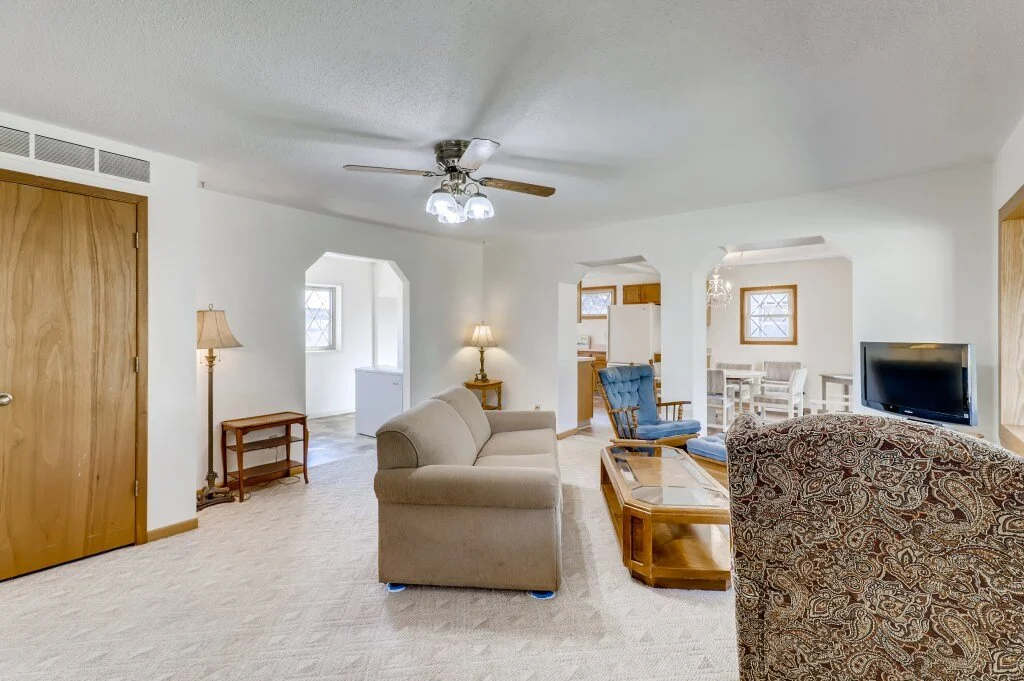 09 Living Room.jpg