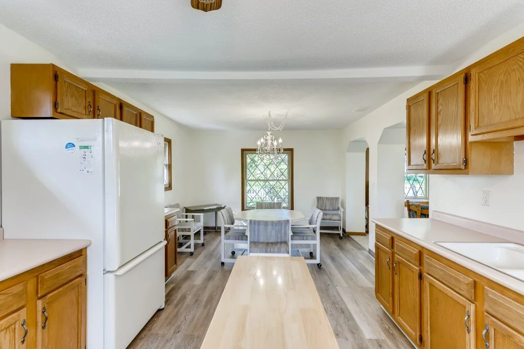 11 Kitchen.jpg