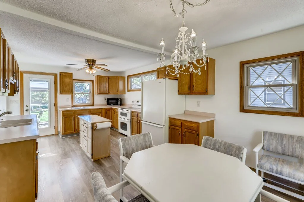 15 Breakfast Area.jpg