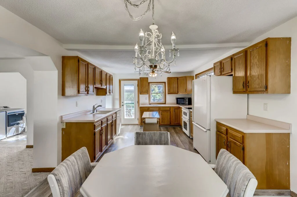 18 Breakfast Area.jpg