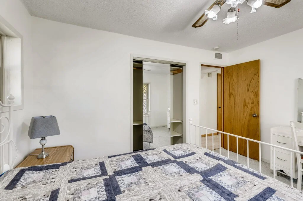21 Primary Bedroom.jpg
