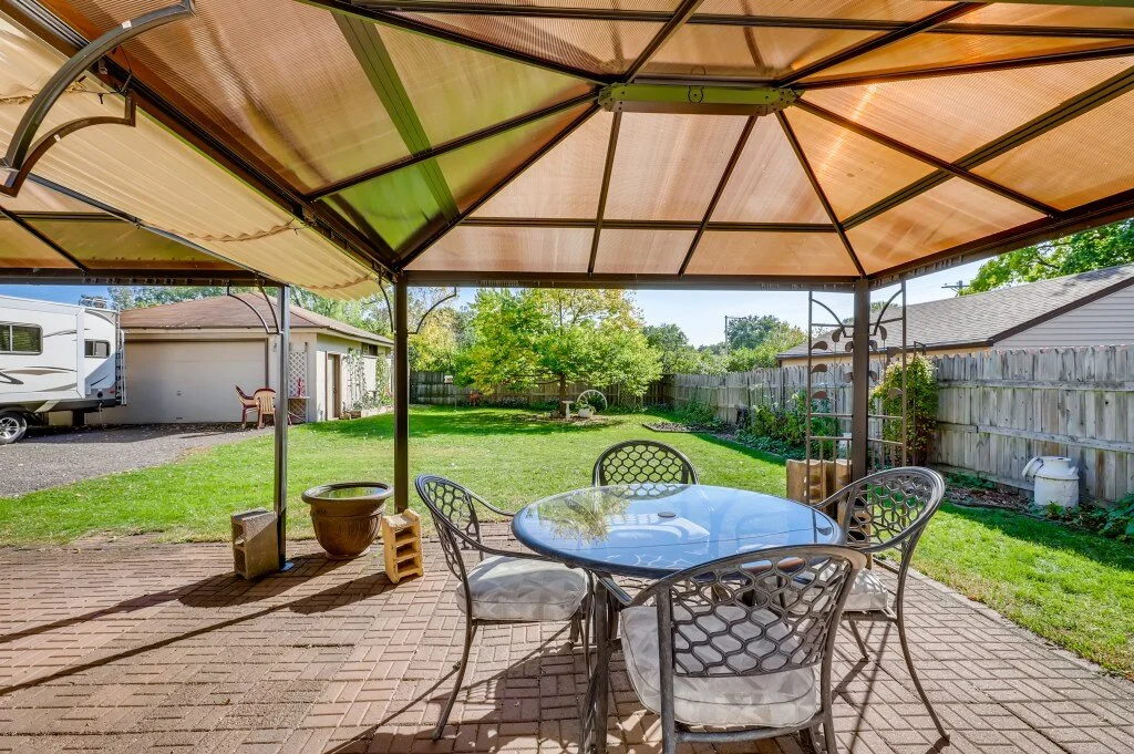 30 Back Yard.jpg