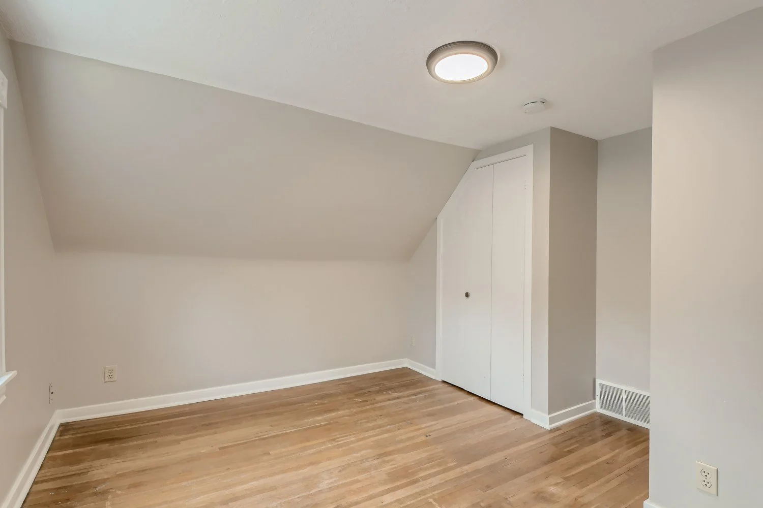 1306 Buchanan St NE Minneapolis MN - Web Quality - 018 - 24 2nd Floor Primary Bedroom.jpg