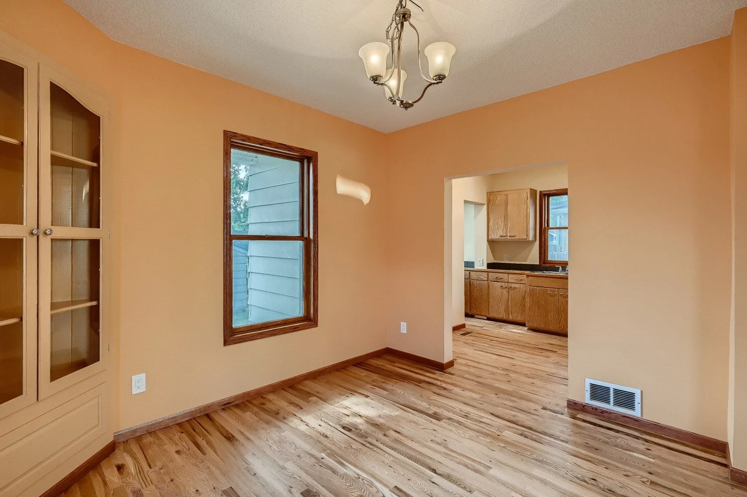3132 Tyler St Ne Minneapolis MN - Web Quality - 007 - 08 Dining Room 5.jpg