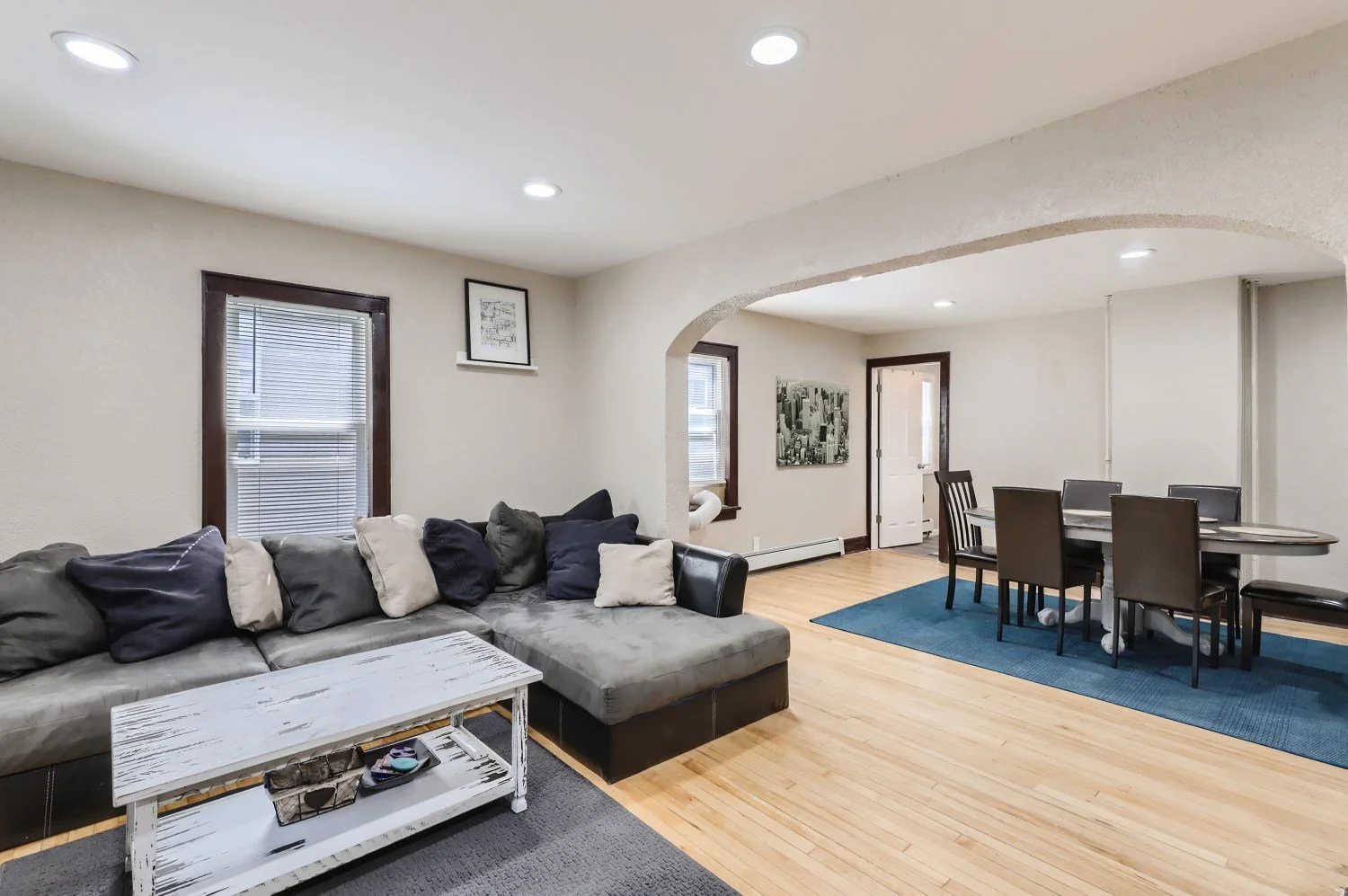 824 24th Ave Ne Minneapolis MN - Web Quality - 005 - 06 Living Room.jpg