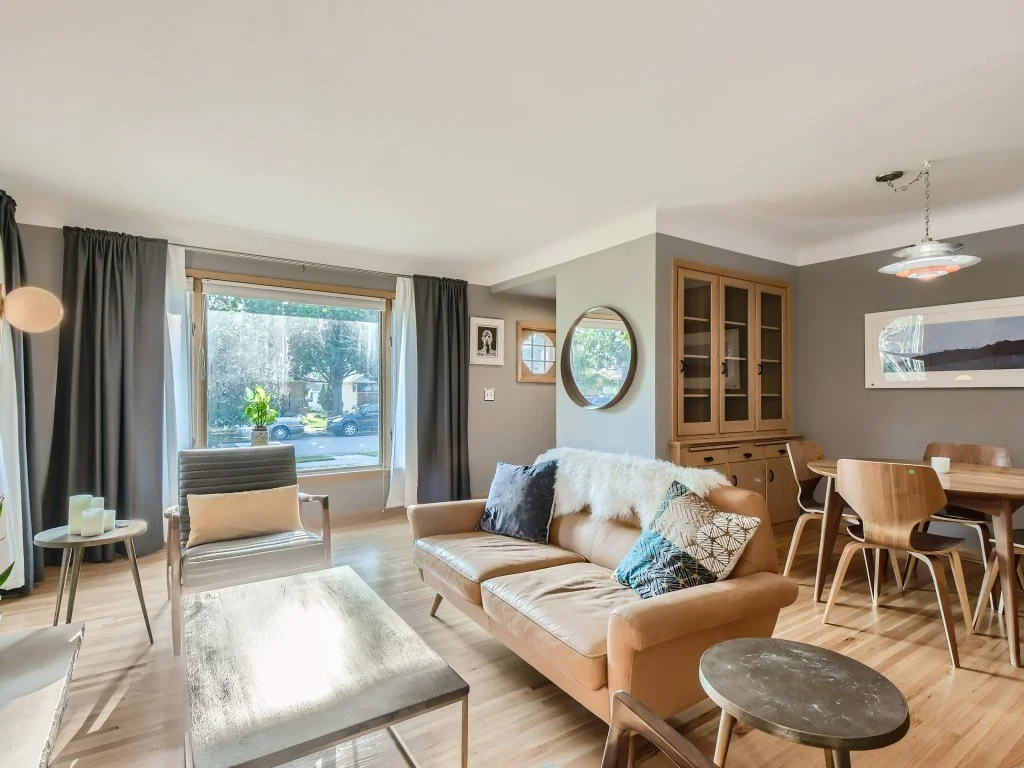 08 Living Room.jpg