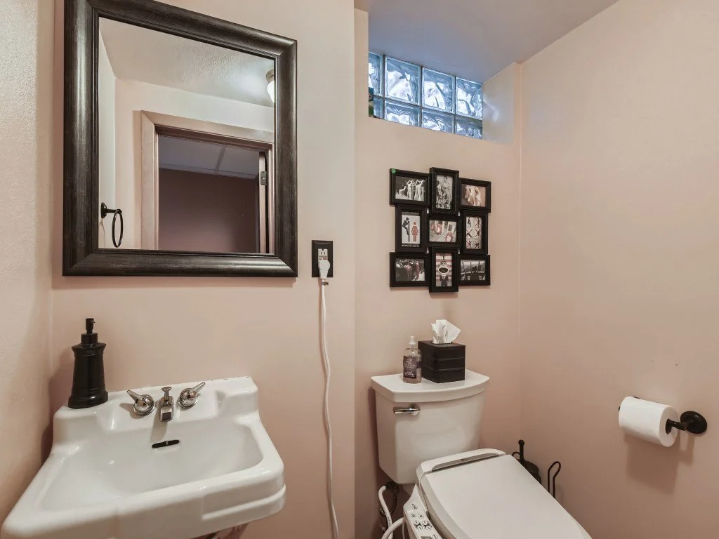 24 Lower Level Powder Room.jpg
