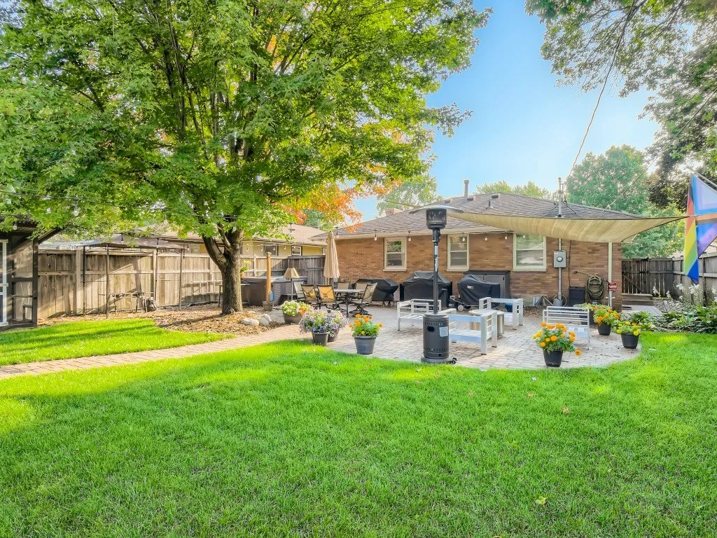 32 Back Yard.jpg