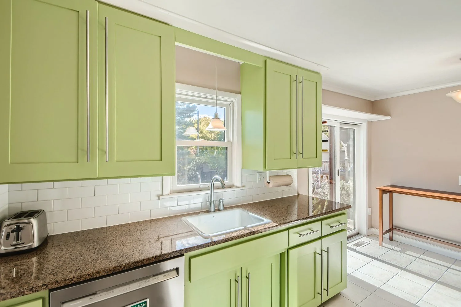 2528 22nd Ave NE Minneapolis MN - Web Quality - 009 - 18 Kitchen.jpg