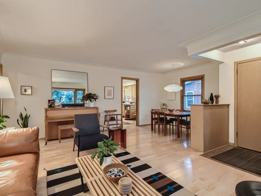 09 Living Room.jpg