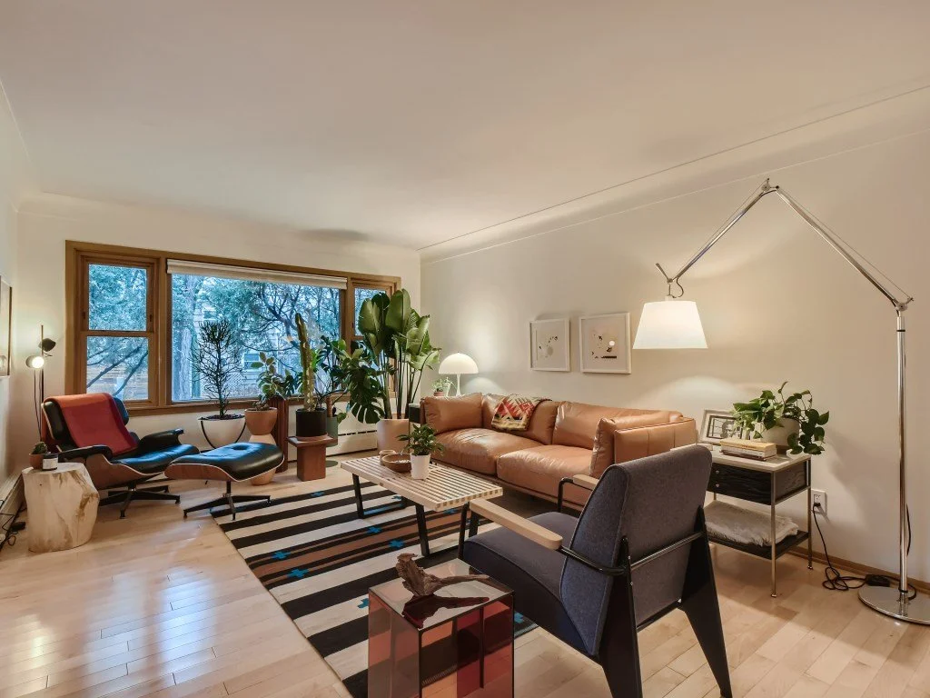 11 Living Room.jpg