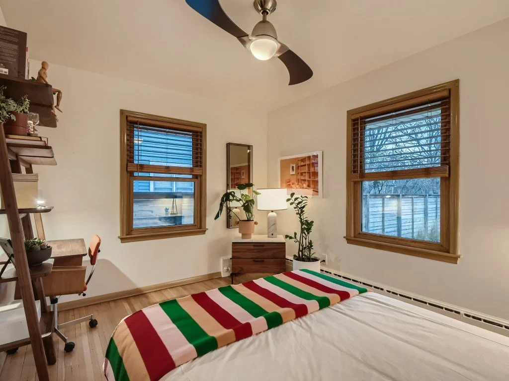 22 Bedroom.jpg