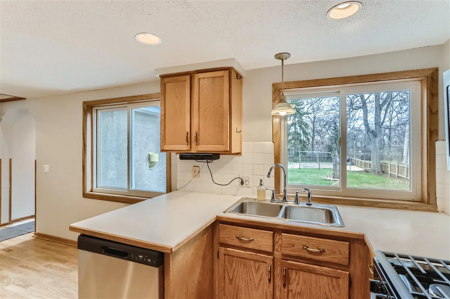 2530 Maple Anoka MN - Web Quality - 021 - 33 2nd Floor Kitchen.jpg