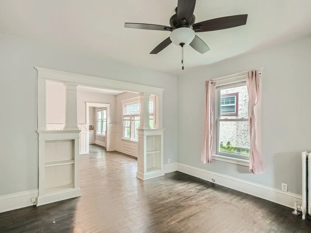 07 Living Room.jpg