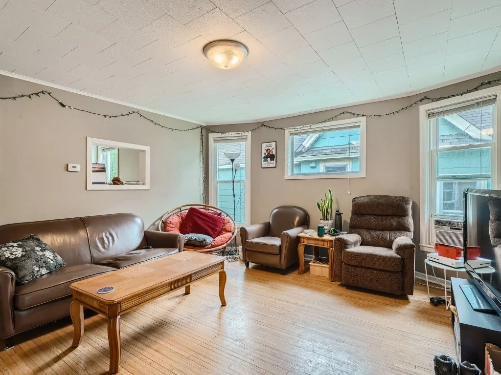 20 2nd Floor Living Room.jpg