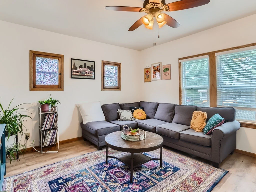 05 Living Room.jpg