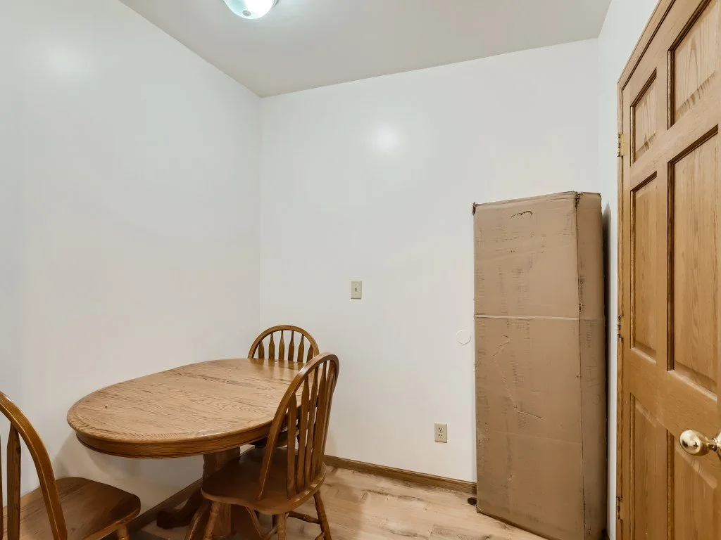 08 Dining Room.jpg