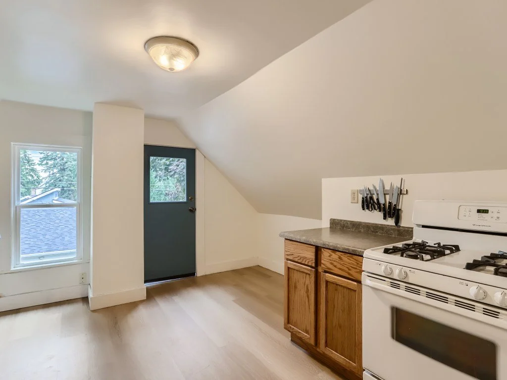 32 2nd Floor Kitchen.jpg