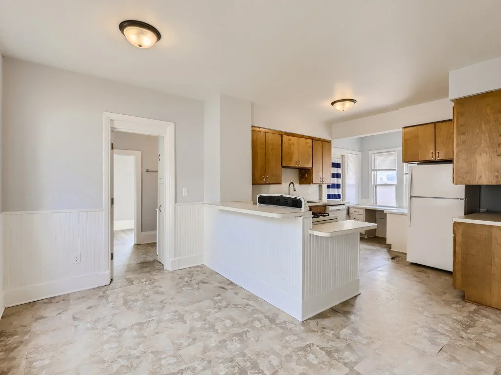06 Kitchen.jpg