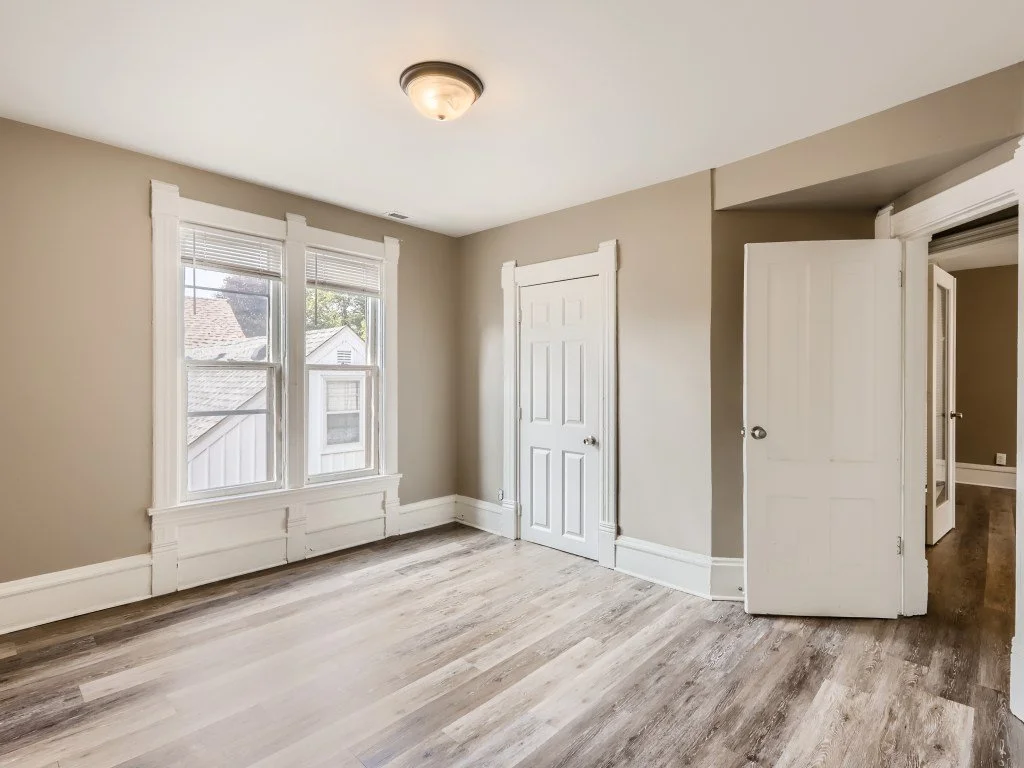 21 2nd Floor Living Room.jpg