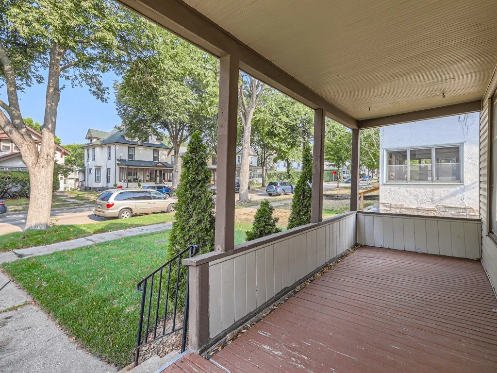 29 Porch.jpg