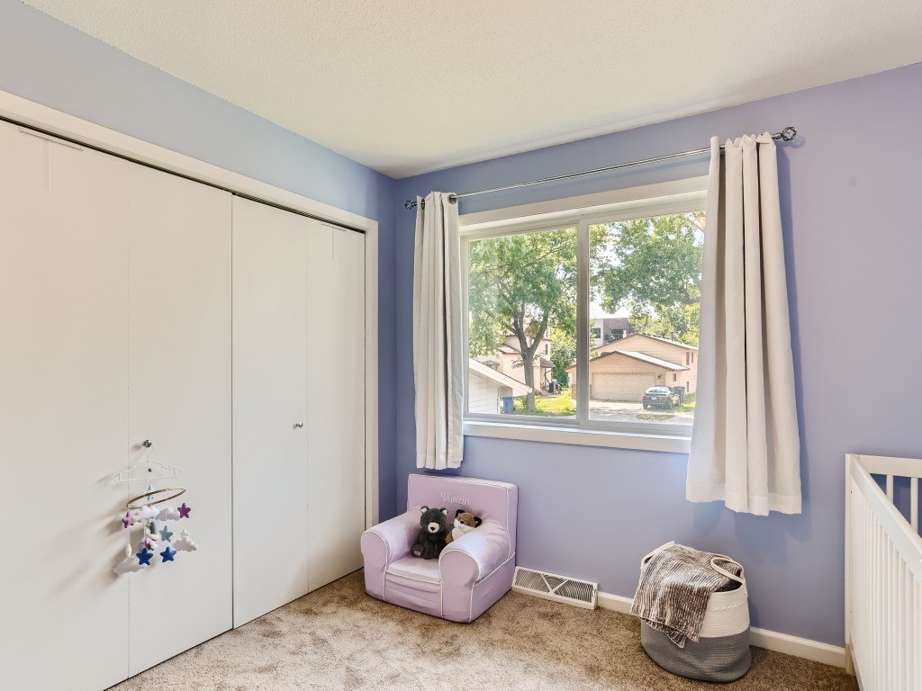18 Bedroom.jpg