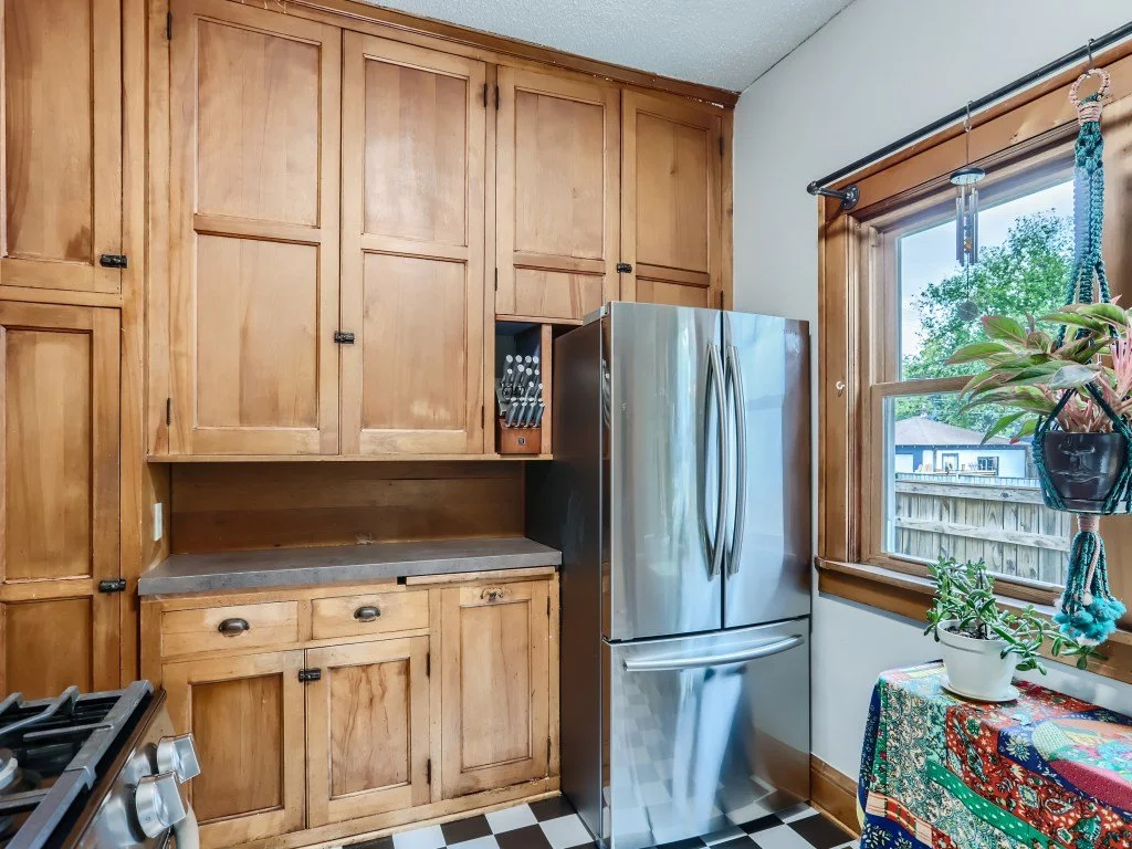 14 Kitchen.jpg