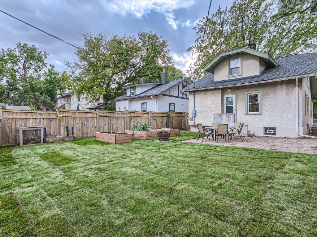 37 Back Yard.jpg