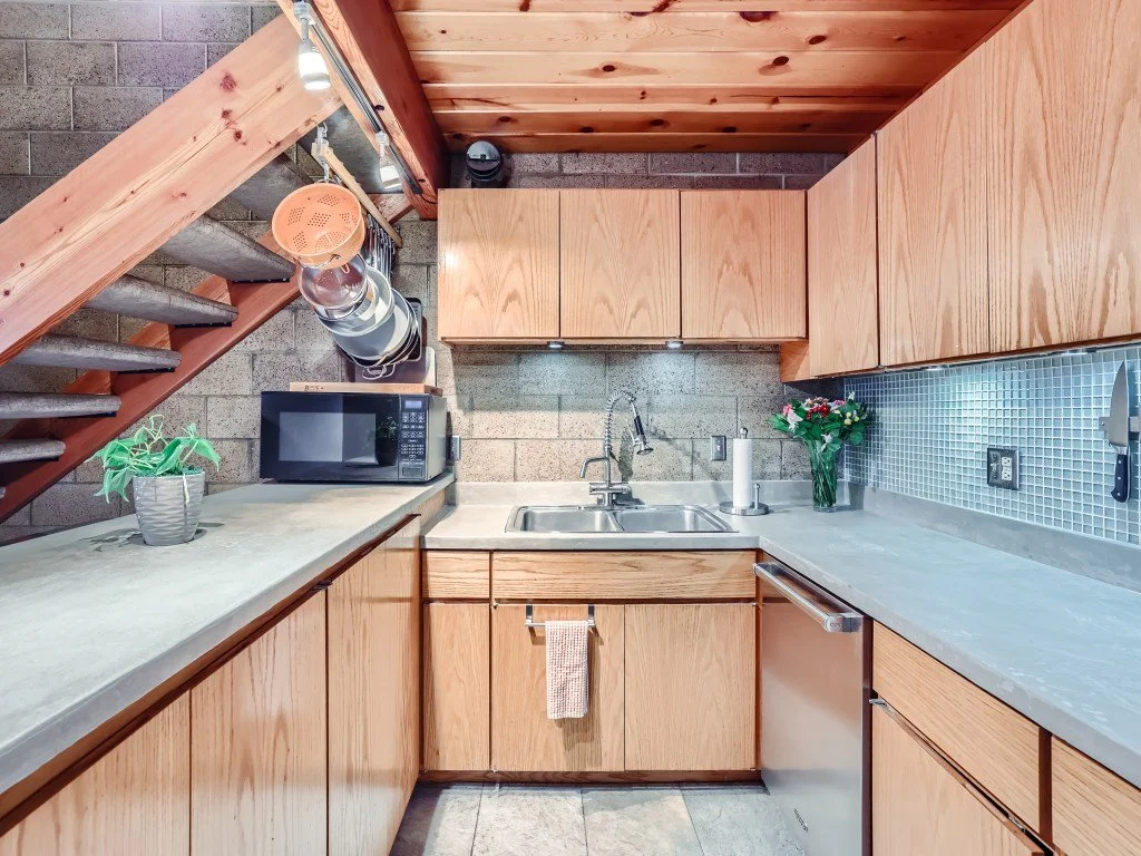 09 Kitchen Feature.jpg