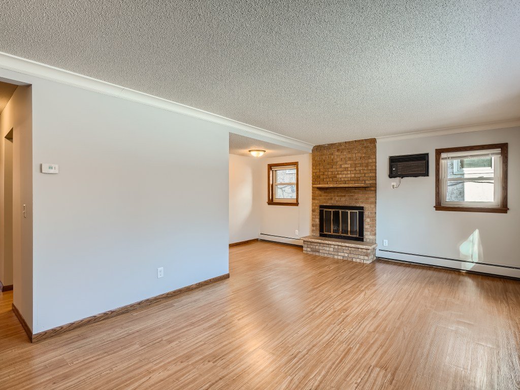 31 Lower Level Living Room.jpg