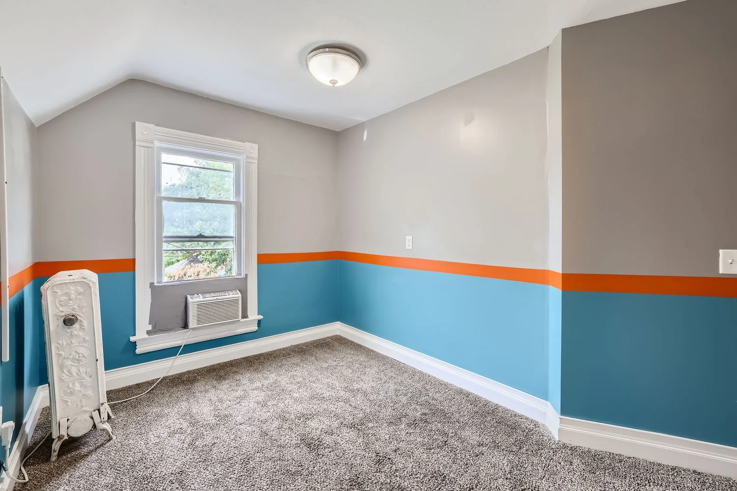 1079 16th ave se - Web Quality - 018 - 23 2nd Floor Bedroom.jpg