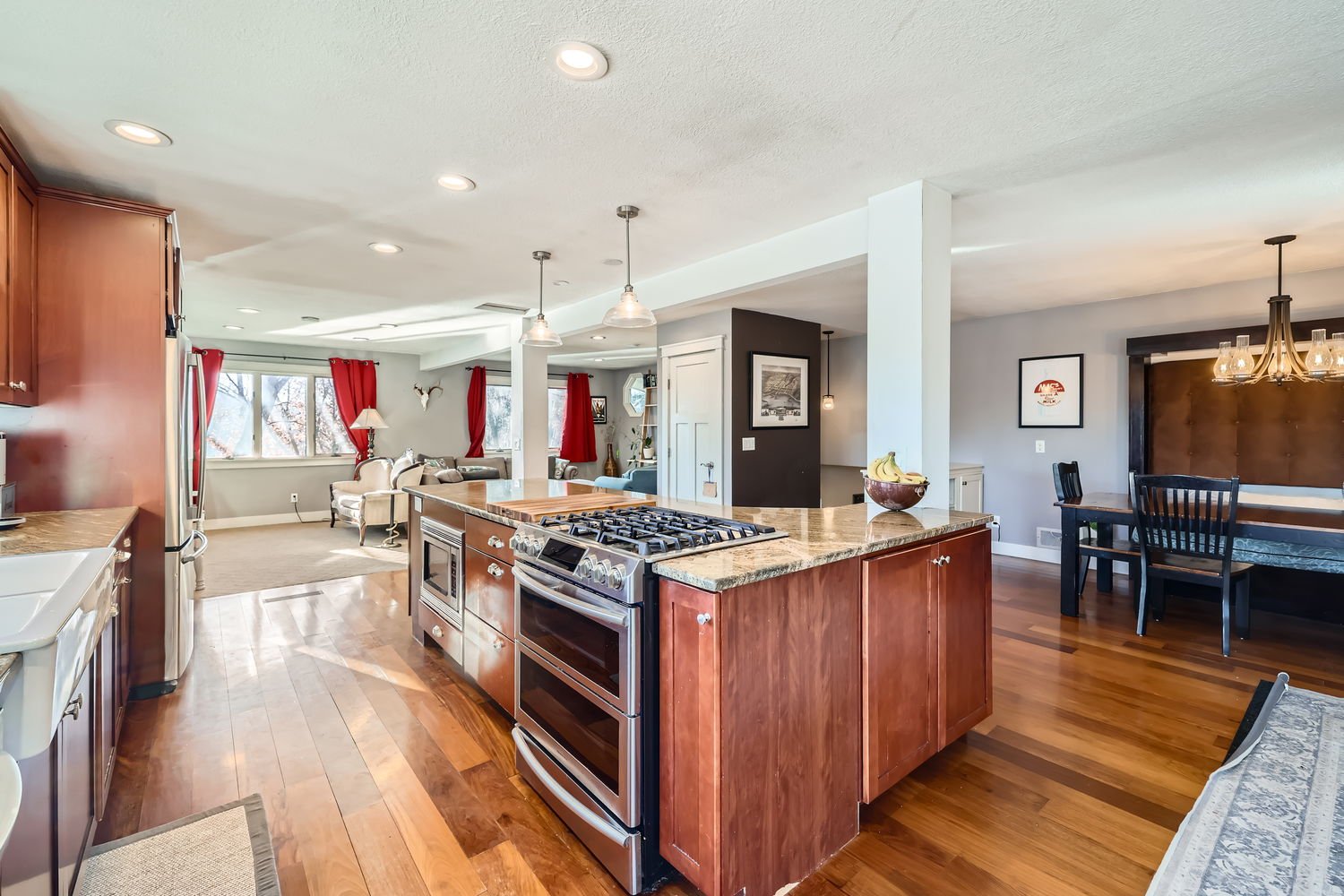 9171 130th St. N - Web Quality - 021 - 21 Kitchen.jpg