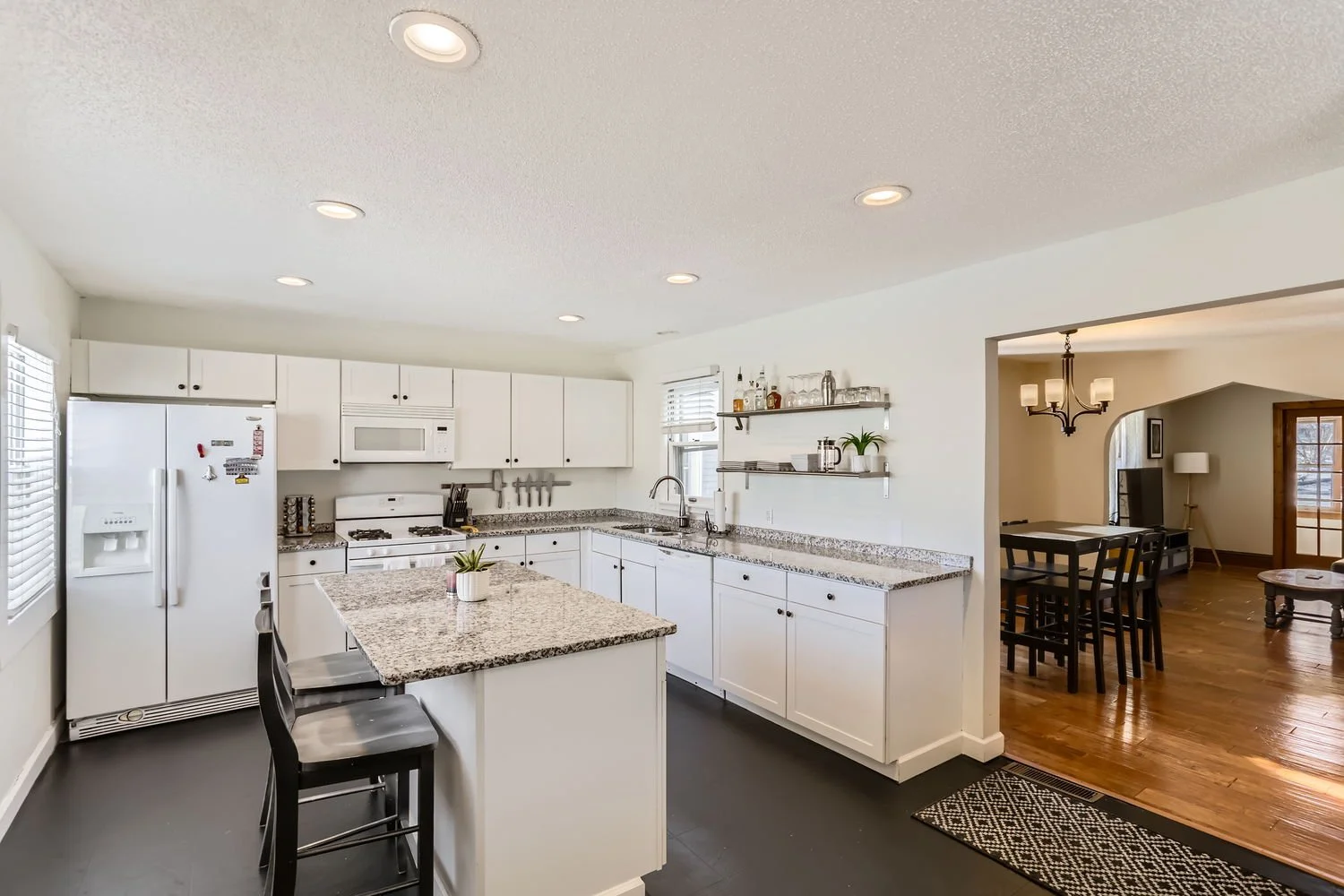 1307 Pierce st ne - Web Quality - 008 - 13 Kitchen.jpg