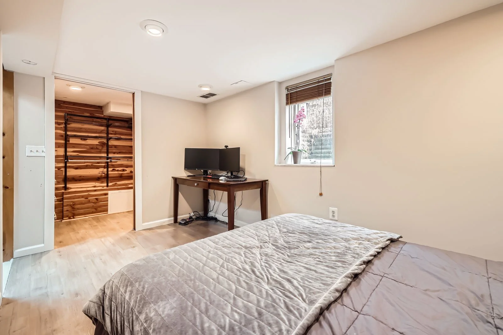 2223 Cleveland st ne - Web Quality - 020 - 28 Lower Level Bedroom.jpg