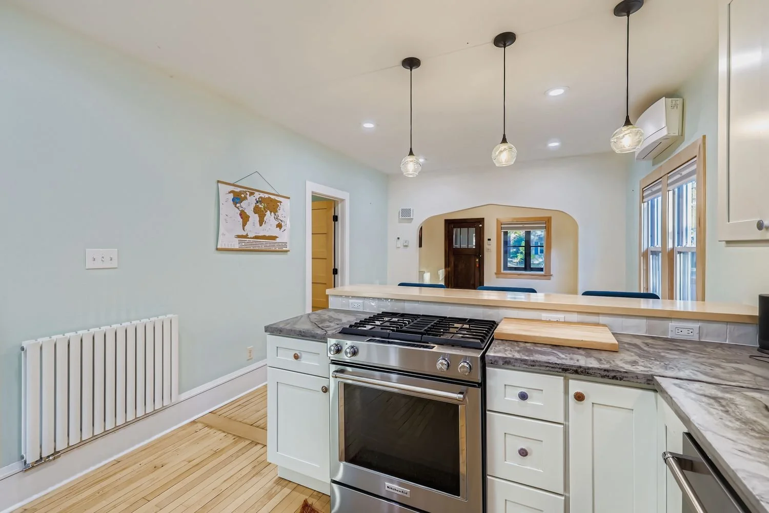 2310 6th st ne - Web Quality - 012 - 19 Kitchen.jpg