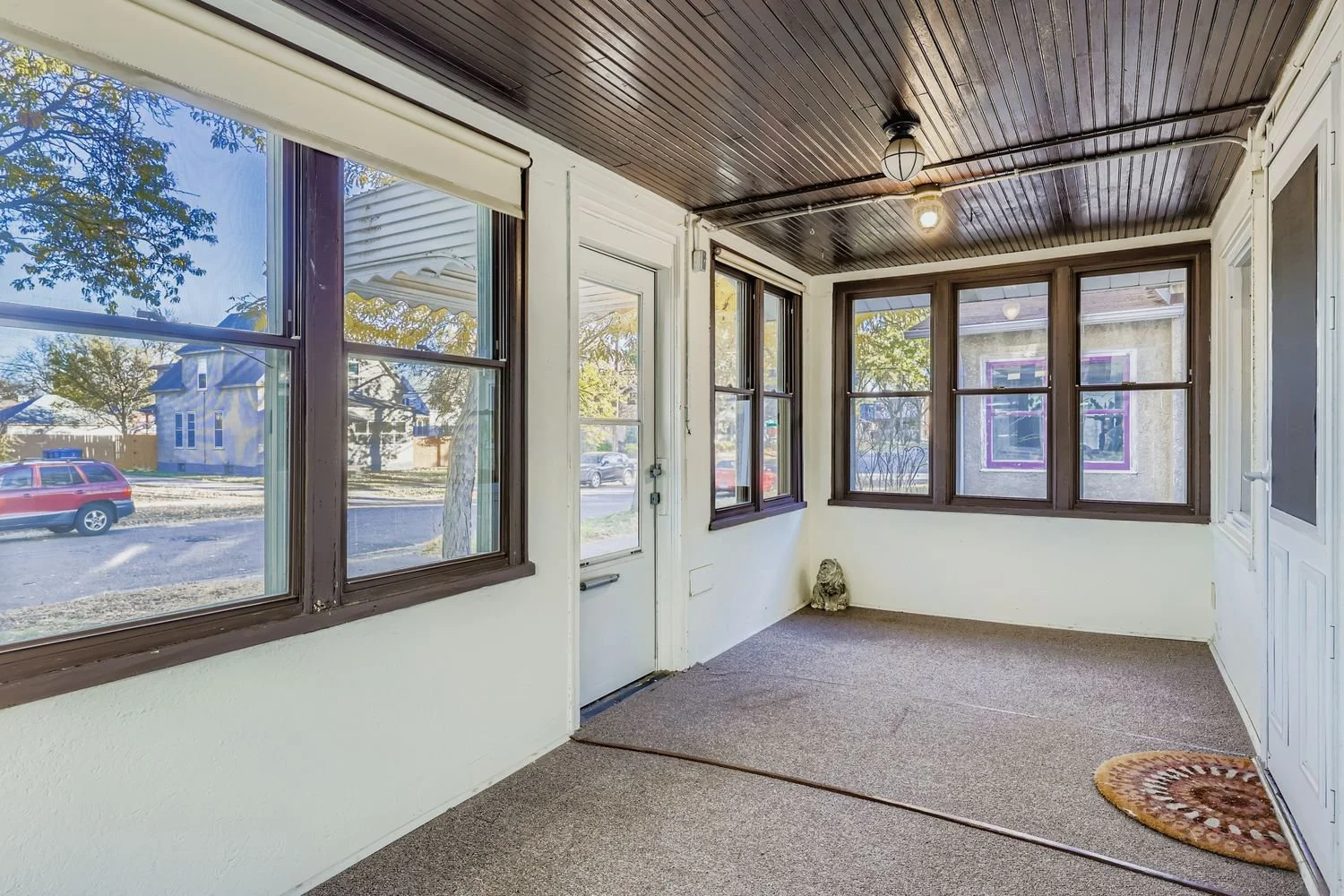 2310 6th st ne - Web Quality - 022 - 39 Sunroom.jpg