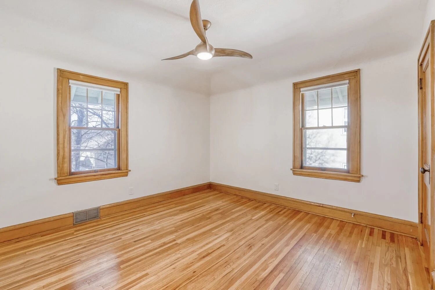 2551 lincoln St NE - Bedroom.jpg