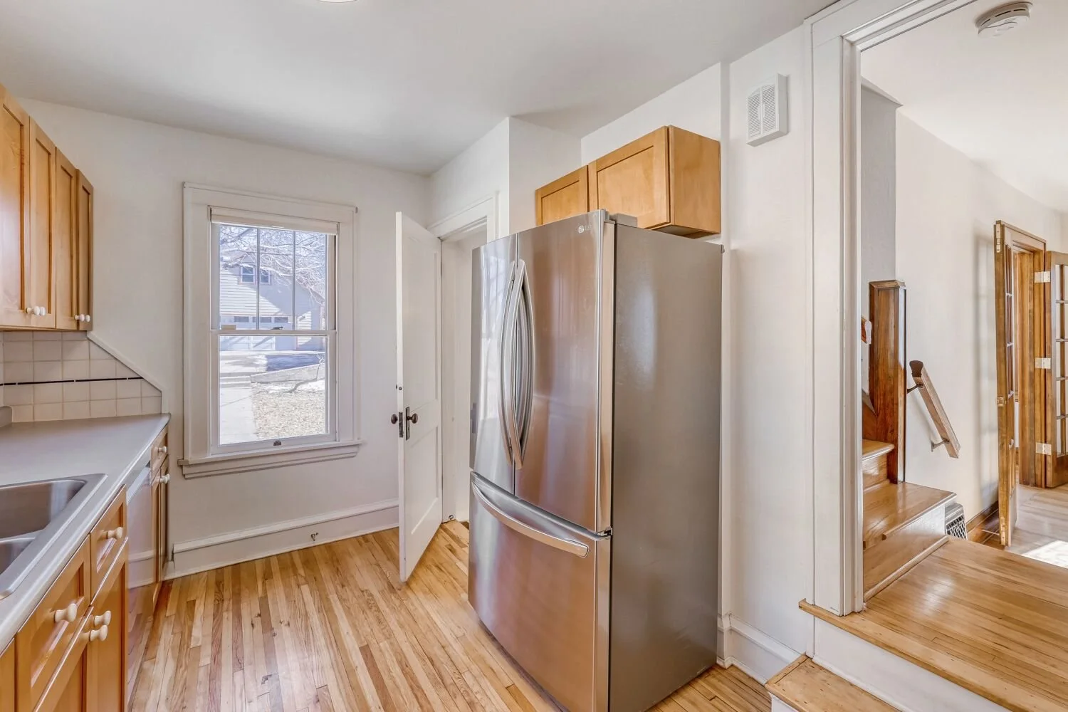 2551 lincoln St NE - Kitchen.jpg