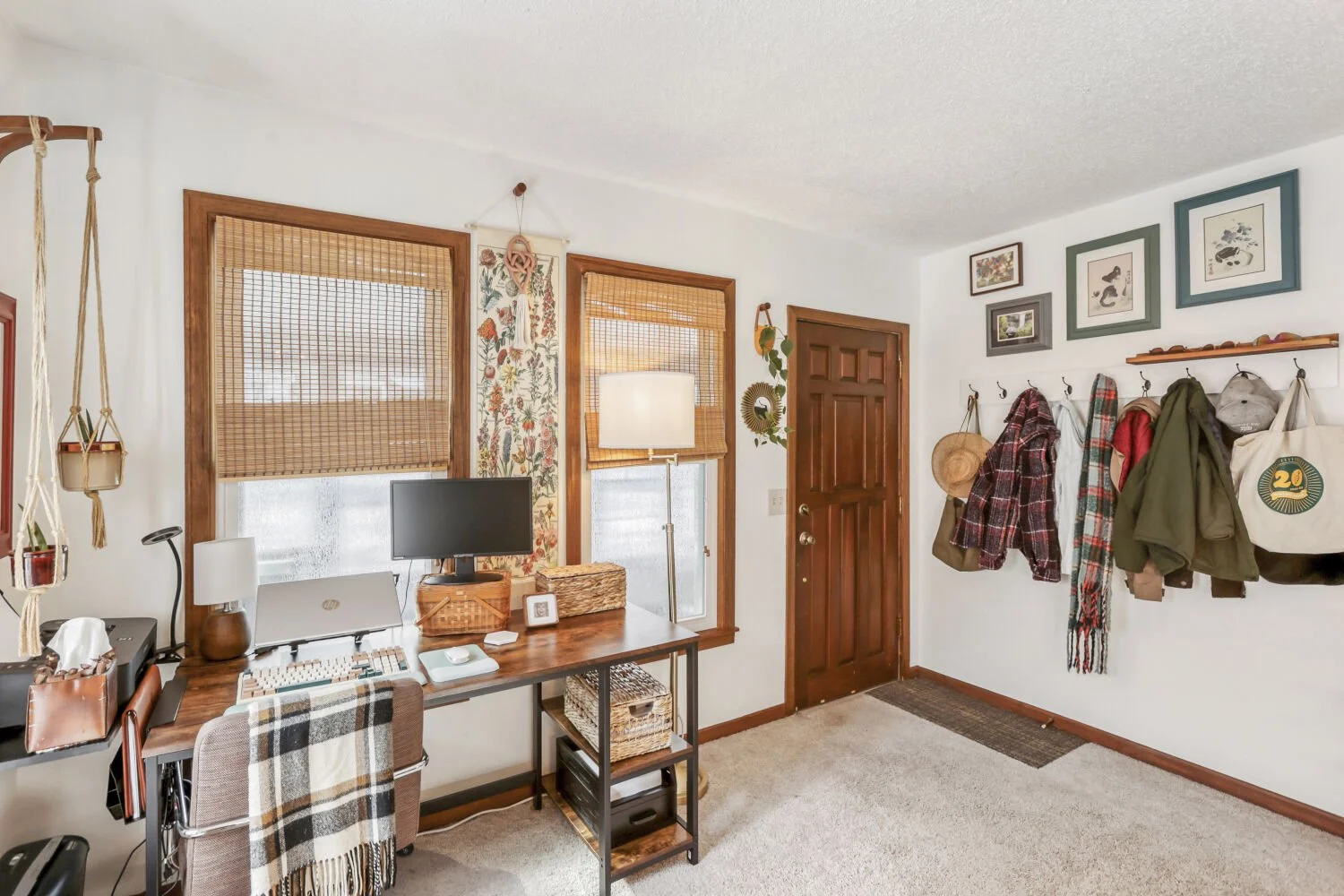 2839 NE Garfield St - Web Quality - 005 - 05 Living Room.jpg
