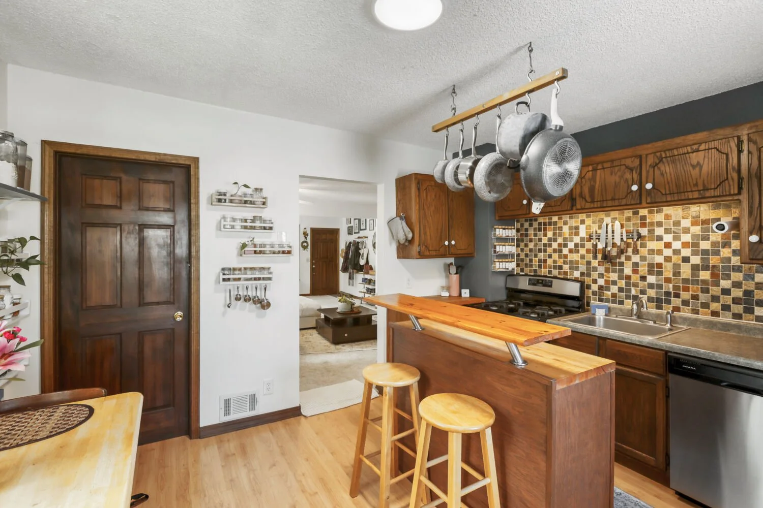 2839 NE Garfield St - Web Quality - 016 - 16 Kitchen.jpg