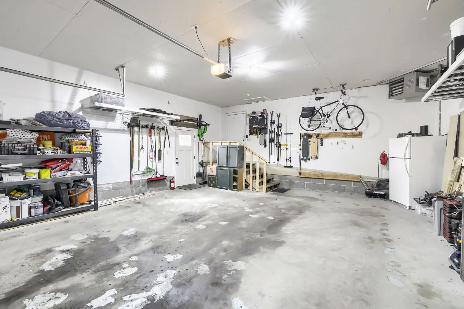 1715 Lincoln St. NE - Web Quality - 024 - 24 Garage.jpg