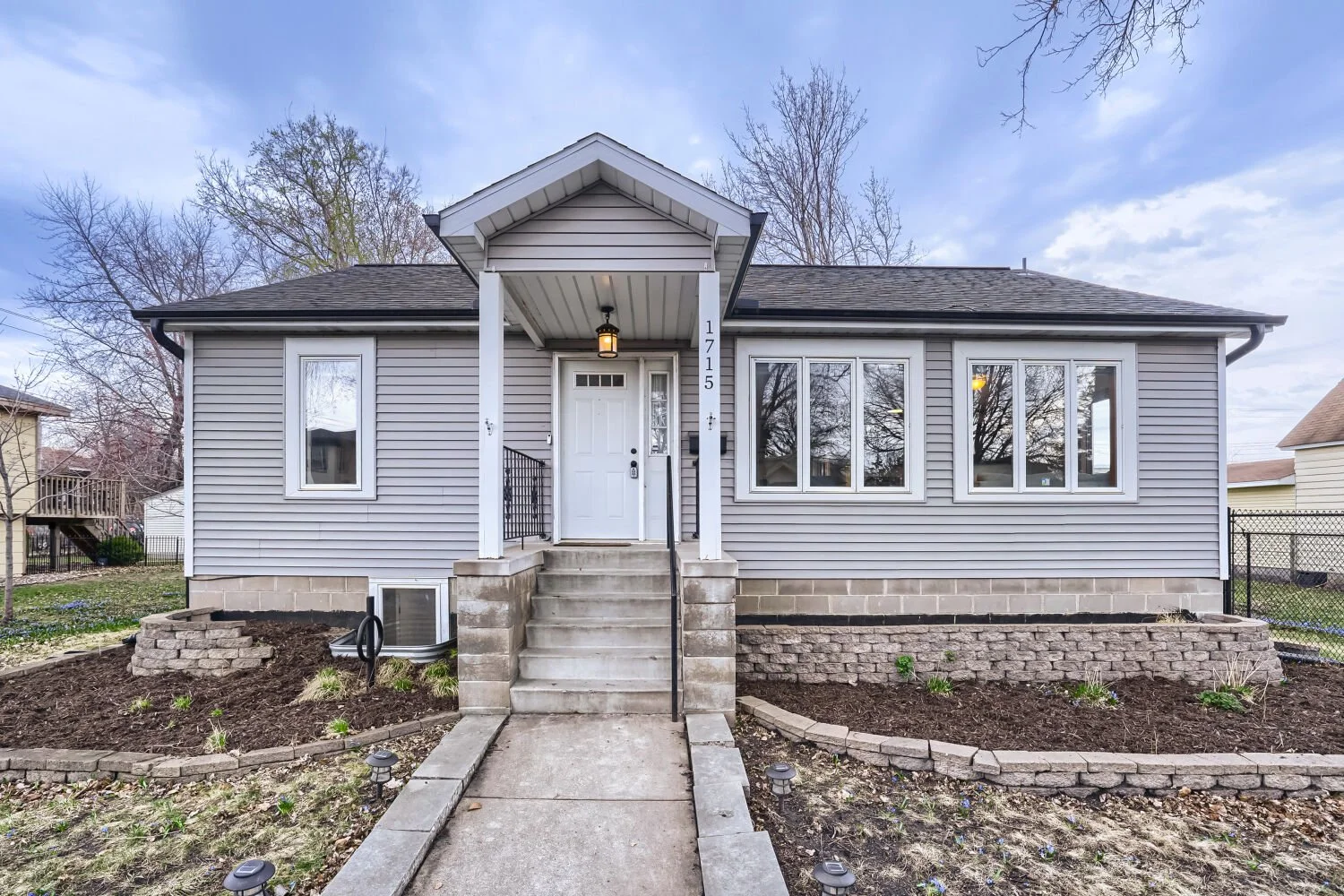 1715 Lincoln St NE