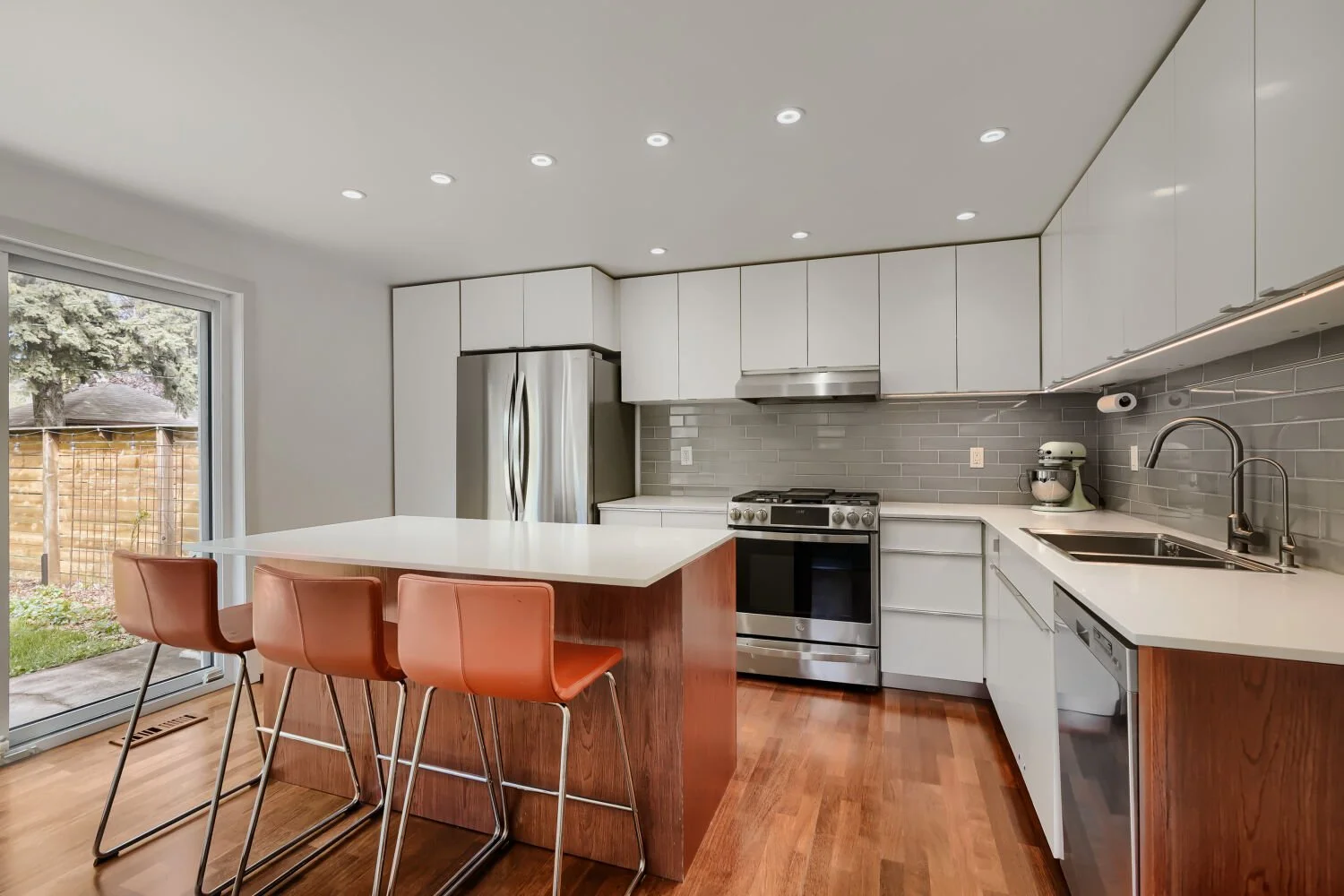 1310 Washington St NE - Web Quality - 013 - 13 Kitchen.jpg