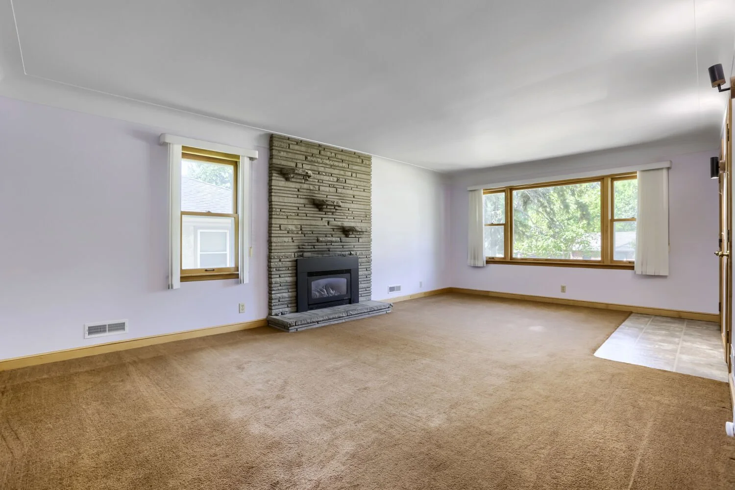 3407 cleveland st ne - Web Quality - 009 - 05 Living Room.jpg