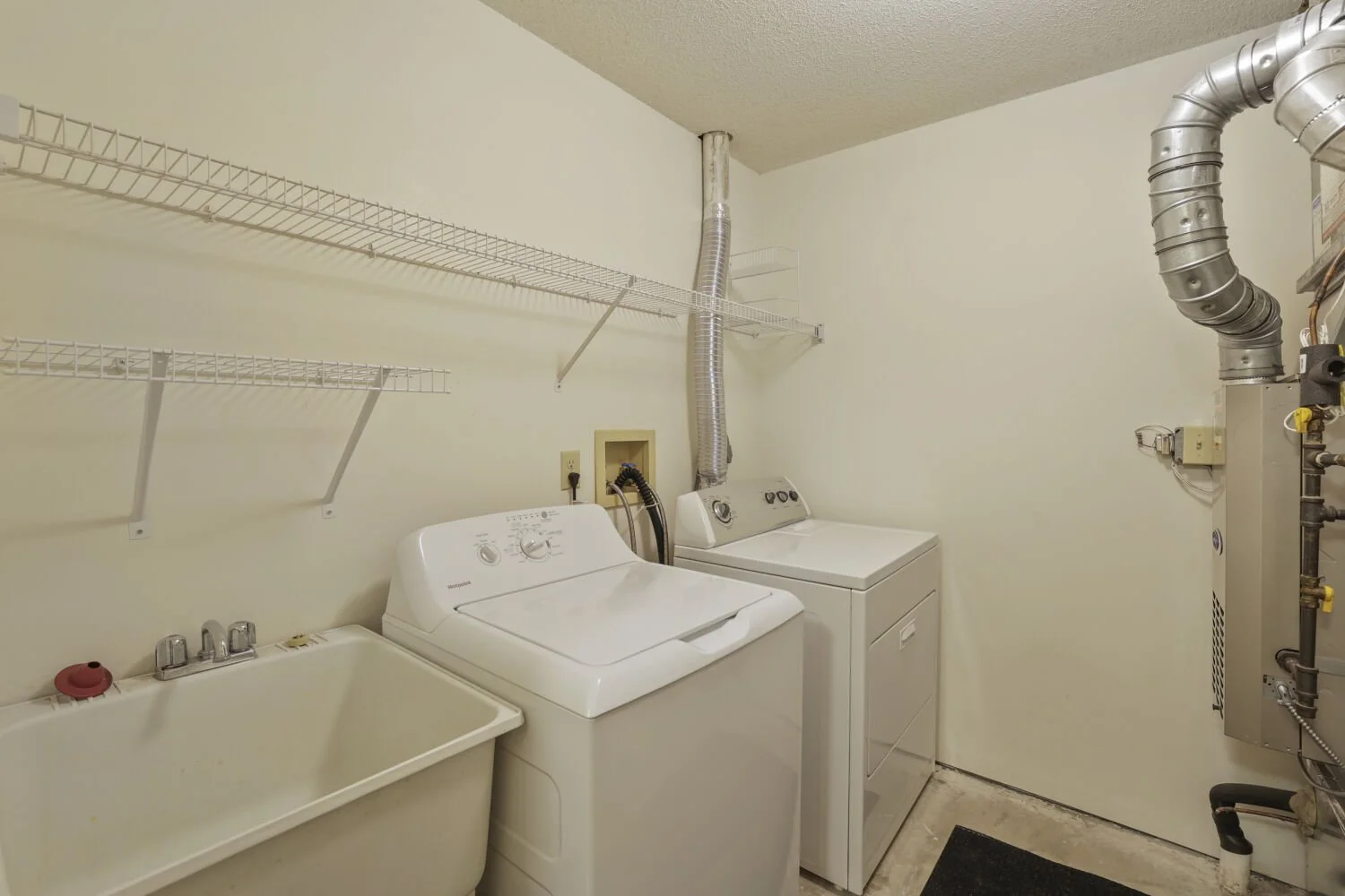 539 Lovell Ave W - Web Quality - 028 - 28 Laundry Room.jpg