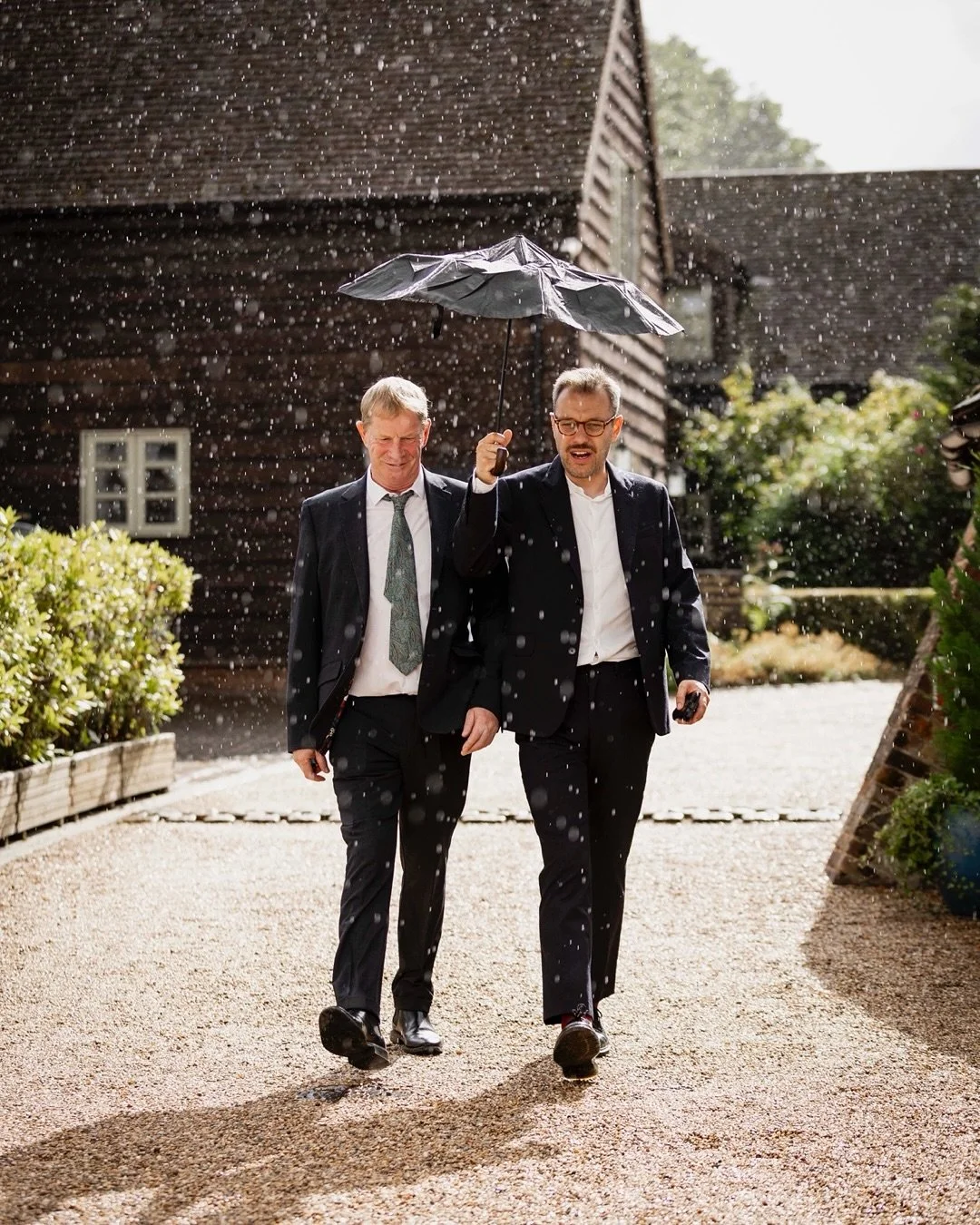 I couldn&rsquo;t help sharing a few more from Kerrie and Martin&rsquo;s banging wedding! Such a great vibe, a few rain drops and loads of smiles! 

@kingschapeloldamersham 
@heidijanes30 
@heidilaura_hair_and_makeup_ 
@laurenlprior 
@ally._adventures