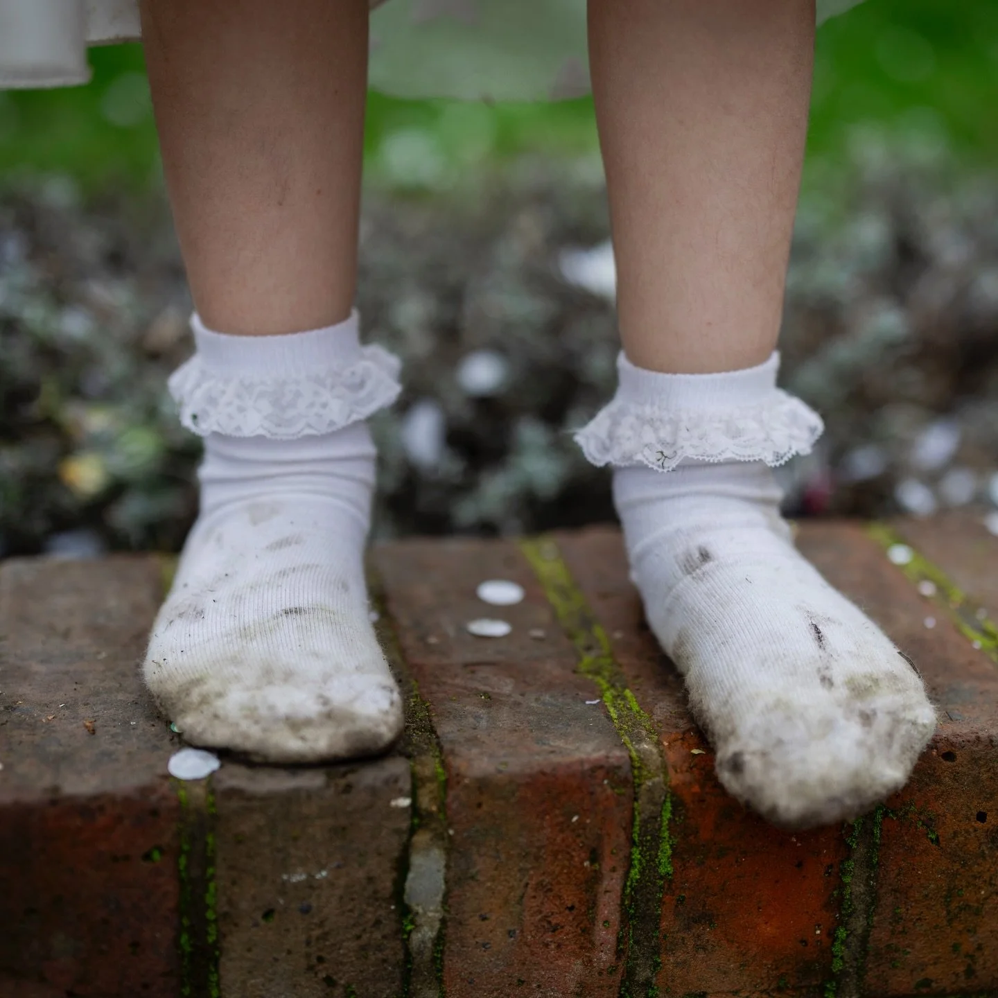 Kid at weddings- always bringing the good time vibes and grubby socks! 

@kingschapeloldamersham 
@rackleysbarn 
@thepostbarnberkshire 
@sausage_bagel 
@tasmason 
@hollyamberlay 
@bottography 
@will_lavelle_ 
@amyparry01 
@becky_woolley_ 
@chloeamber