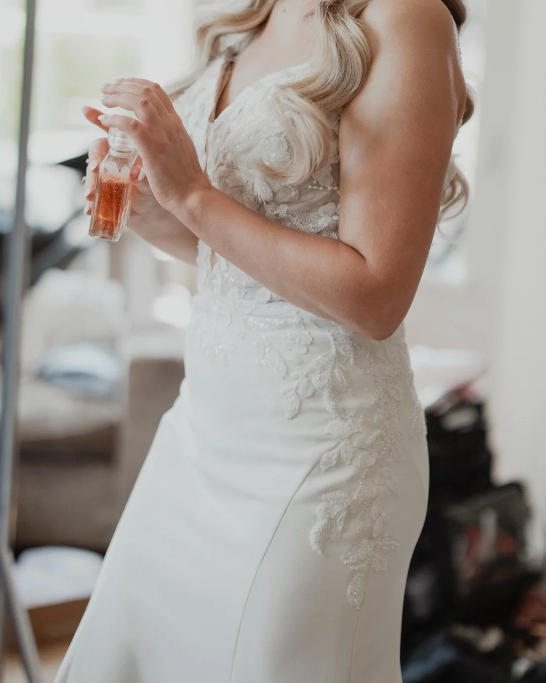 Morning light. Bridal details. Vimto. Baby Guinness. Crocs and a fur baby. Looks like a great start to me. 

@thepostbarnberkshire 
@chloeamberjones_ 

#bridalprep #weddingdetails #furbaby #weddingmorning #bridesquad👯