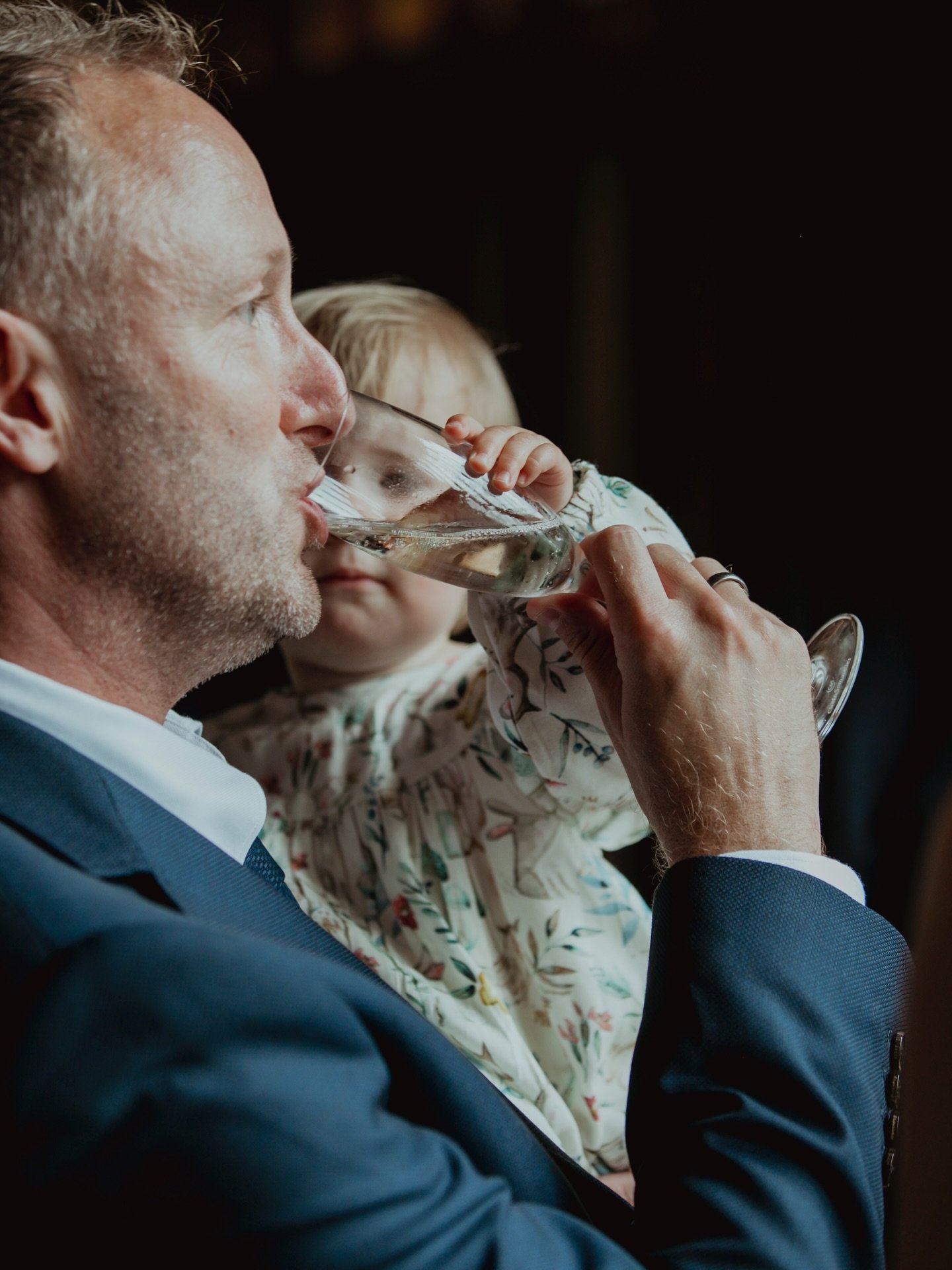 Is this what attempting Dry January feels like?! 

#barnweddings #realwedding #weddingphotographer #berkshireweddingphotographer #funweddingphotography 

@stokesfarmbarn 
@laurad_f89