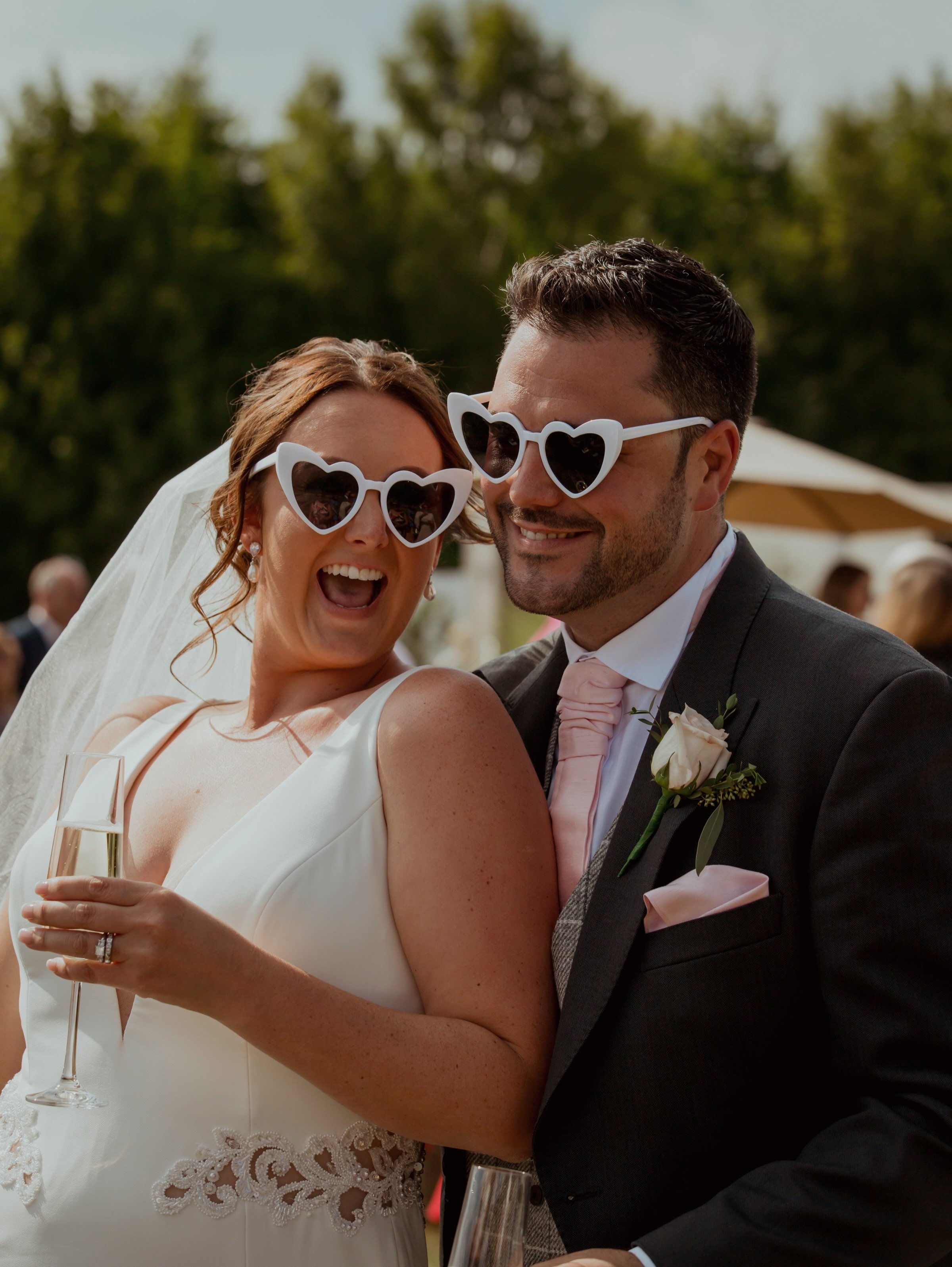 These are the moment I love capturing. Becky and James having an absolute blast in their stunning marquee on the farm. I&rsquo;m buzzing for those summertime vibes! 

@becky.macisaac 
@j_mac1984